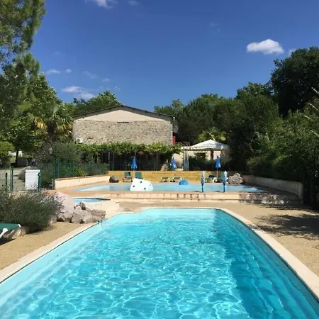 Kemping Domaine De Merlanes *
